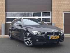 BMW 3-serie Touring - 318i M Sport Touring M-Sport pakket 19 inch - Head up Automaat Prachtige dealer onderhoude