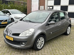 Renault Clio - 1.2 5drs Collection AIRCO 143.000km BJ 2009