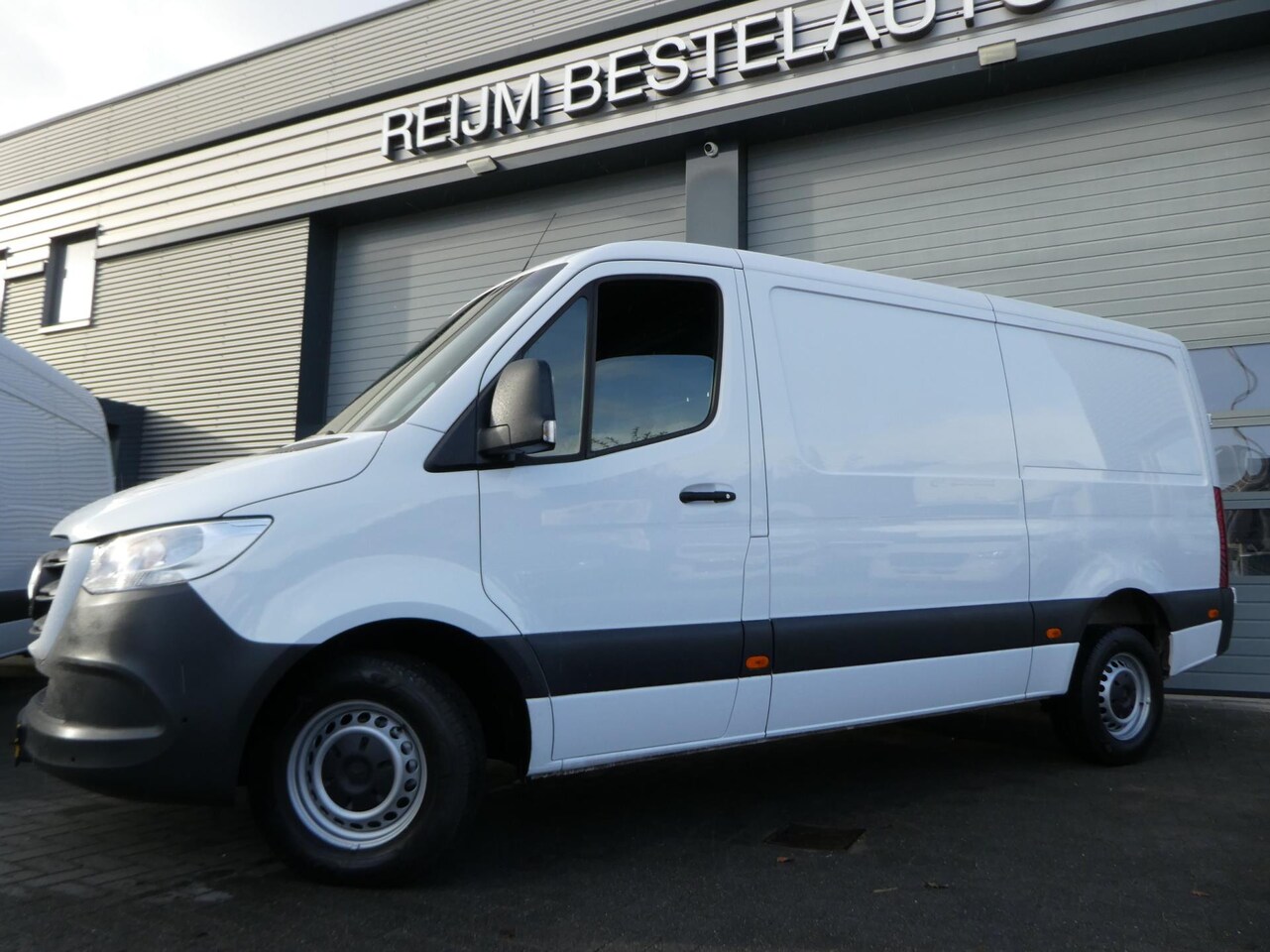 Mercedes-Benz Sprinter - 316cdi L2H1 163pk Automaat, Navigatie, Camera, Trekhaak, 3-Zits, PDC. - AutoWereld.nl