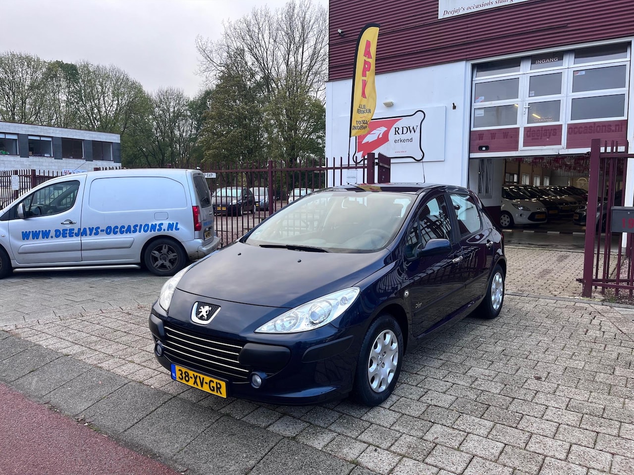 Peugeot 307 - 1.6 16V 5-DEURS D.Sign Carplay - AutoWereld.nl