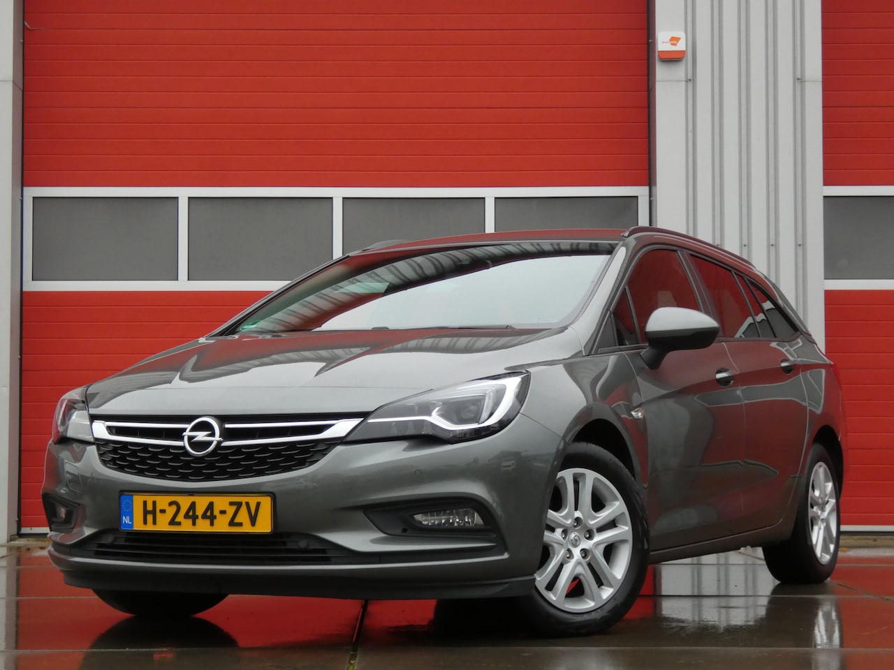 Opel Astra Sports Tourer - 1.4 Edition/ trekhaak, achteruitrijcamera/ comfortstoelen! - AutoWereld.nl