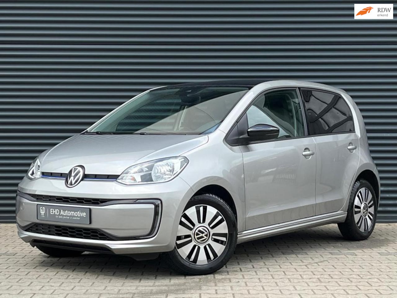 Volkswagen e-Up! - E-up! Style | Airco | Cruise control | Bluetooth - AutoWereld.nl