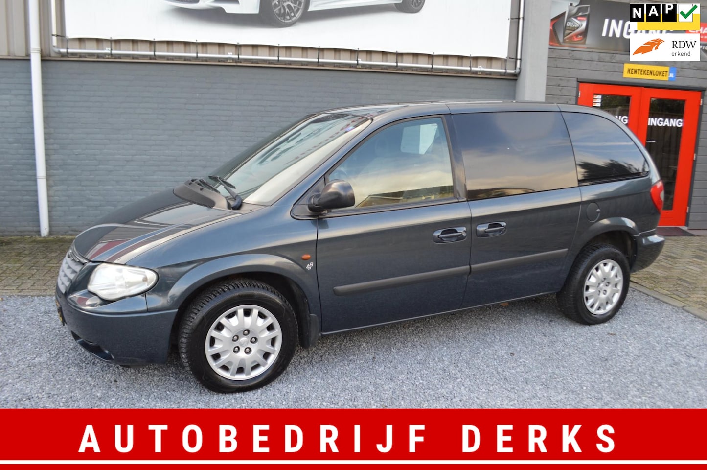 Chrysler Voyager - 2.8 CRD SE Automaat Airco Grijs Kenteken Bj 2008 - AutoWereld.nl