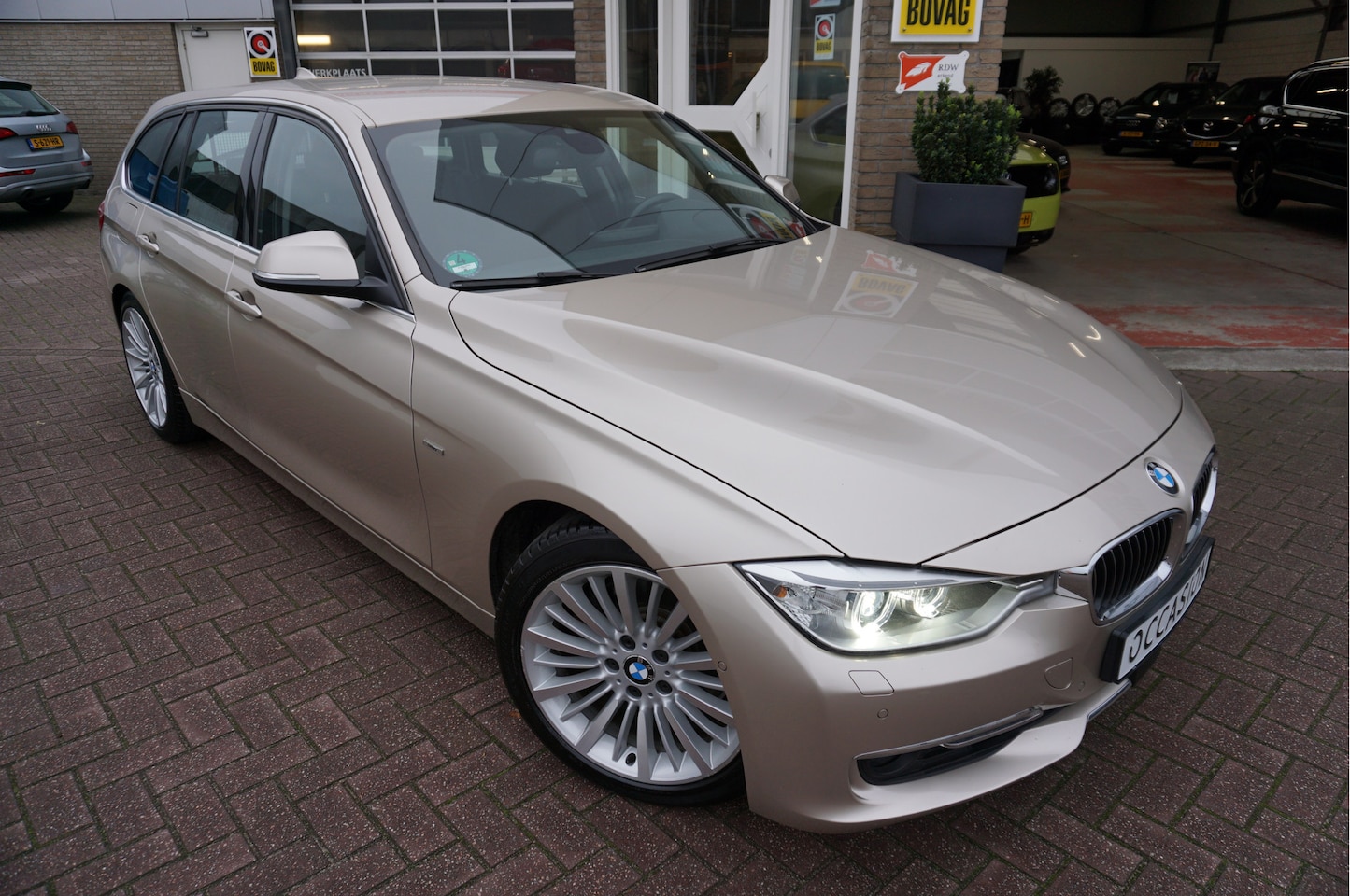 BMW 3-serie Touring - 328I Luxury Line Automaat - AutoWereld.nl