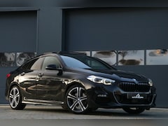 BMW 2-serie Gran Coupé - 218i 140PK M-Sport Headup Panodak Shadowline Carplay Camera Sportzetels Led Sfeerverlichti