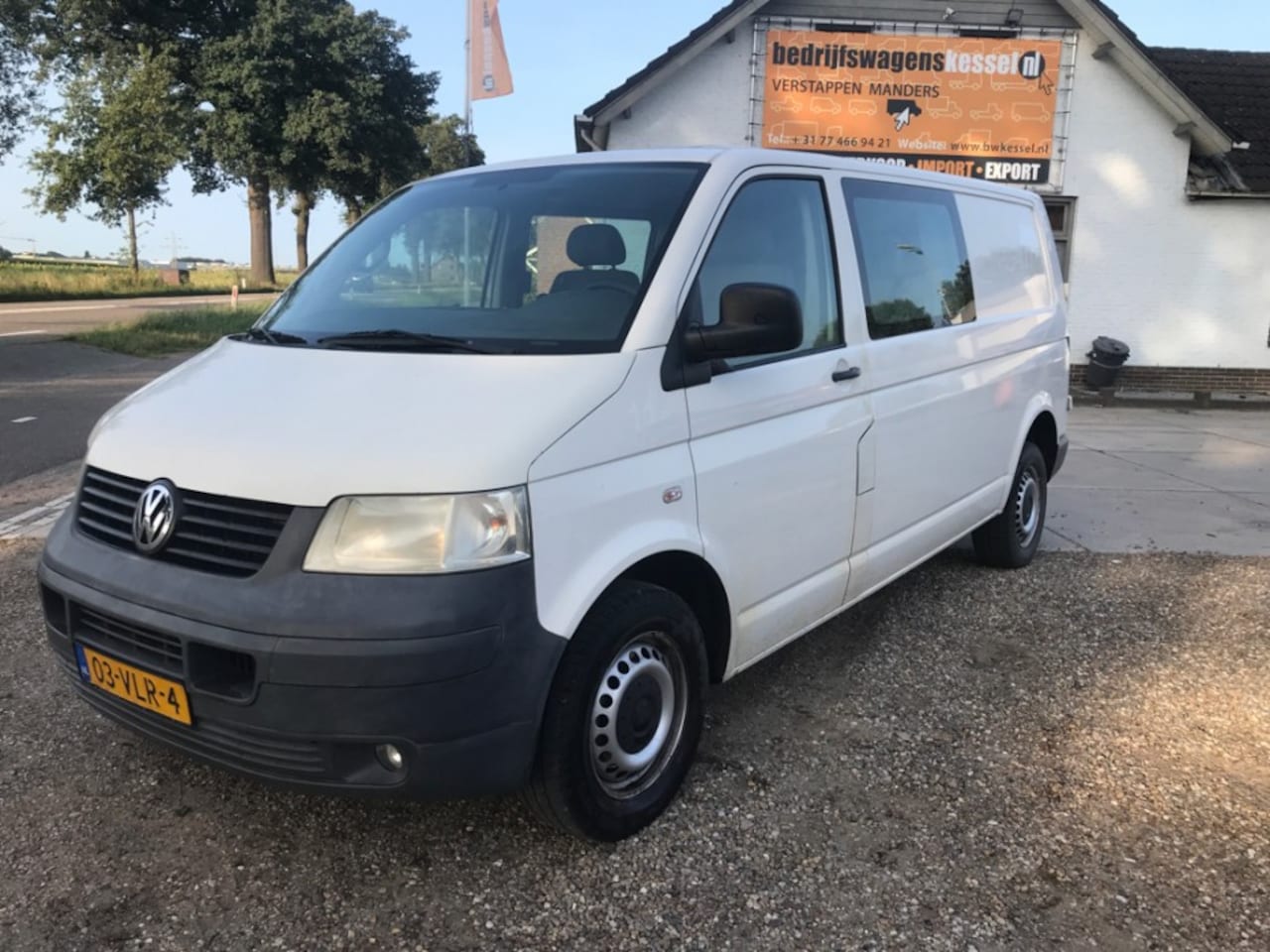 Volkswagen Transporter - 2.5 TDI 96kW Euro 4 Dubbel Cabine Airco - AutoWereld.nl