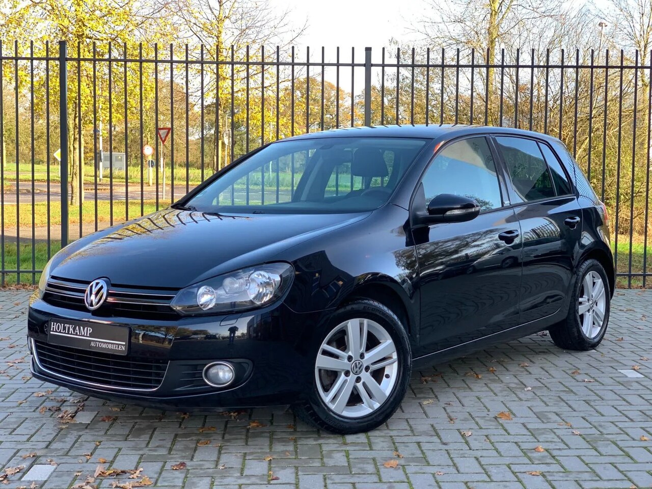 Volkswagen Golf - 1.2 TSI | STYLE | CRUISE | TOUCHSCREEN | TREKHAAK | STOELVERWARMING - AutoWereld.nl