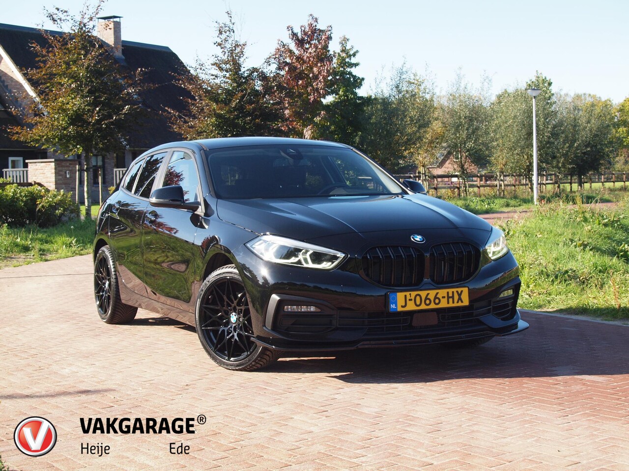 BMW 1-serie - 118i Executive Edition | LED Koplampen | 18 Inch | Cruise Control | NL-Auto | - AutoWereld.nl