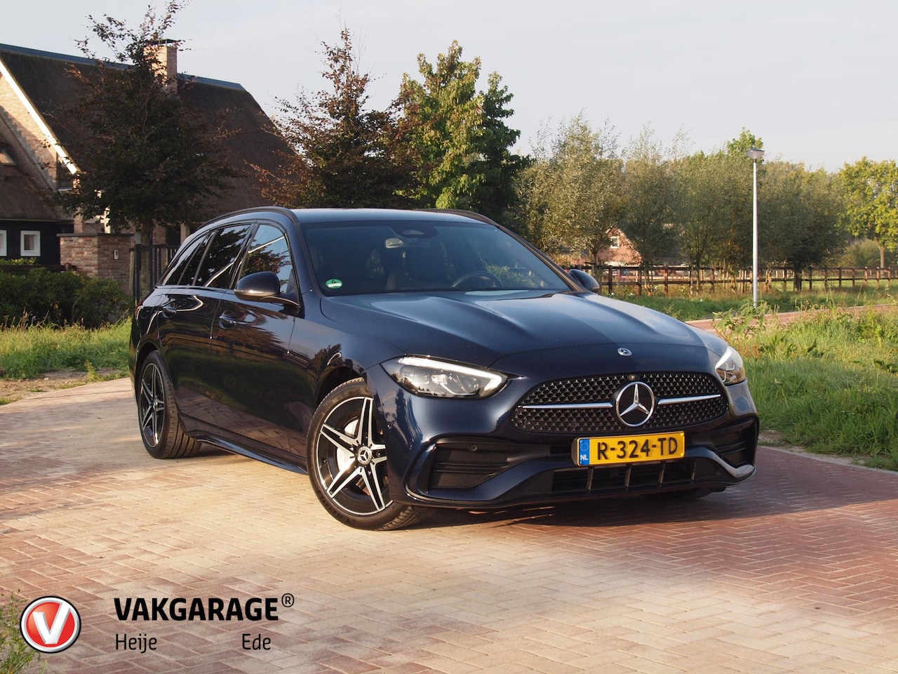 Mercedes-Benz C-klasse Estate - 180 AMG Line | AMG-Pakket | Night Pack | Trekhaak | NL-Auto | - AutoWereld.nl