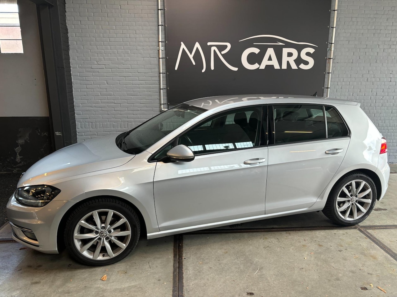 Volkswagen Golf - 1.6 TDI Comfortline Business navi,clima - AutoWereld.nl