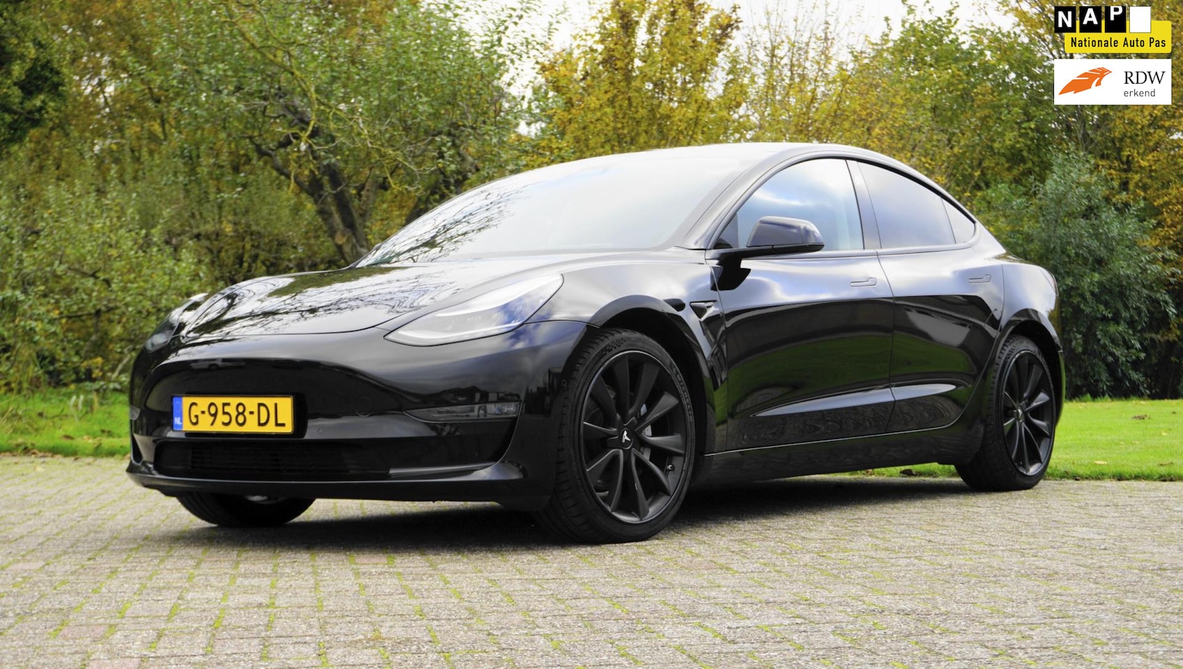 Tesla Model 3 - Long Range RWD Long Range AWD 75 kWh Black edition - AutoWereld.nl