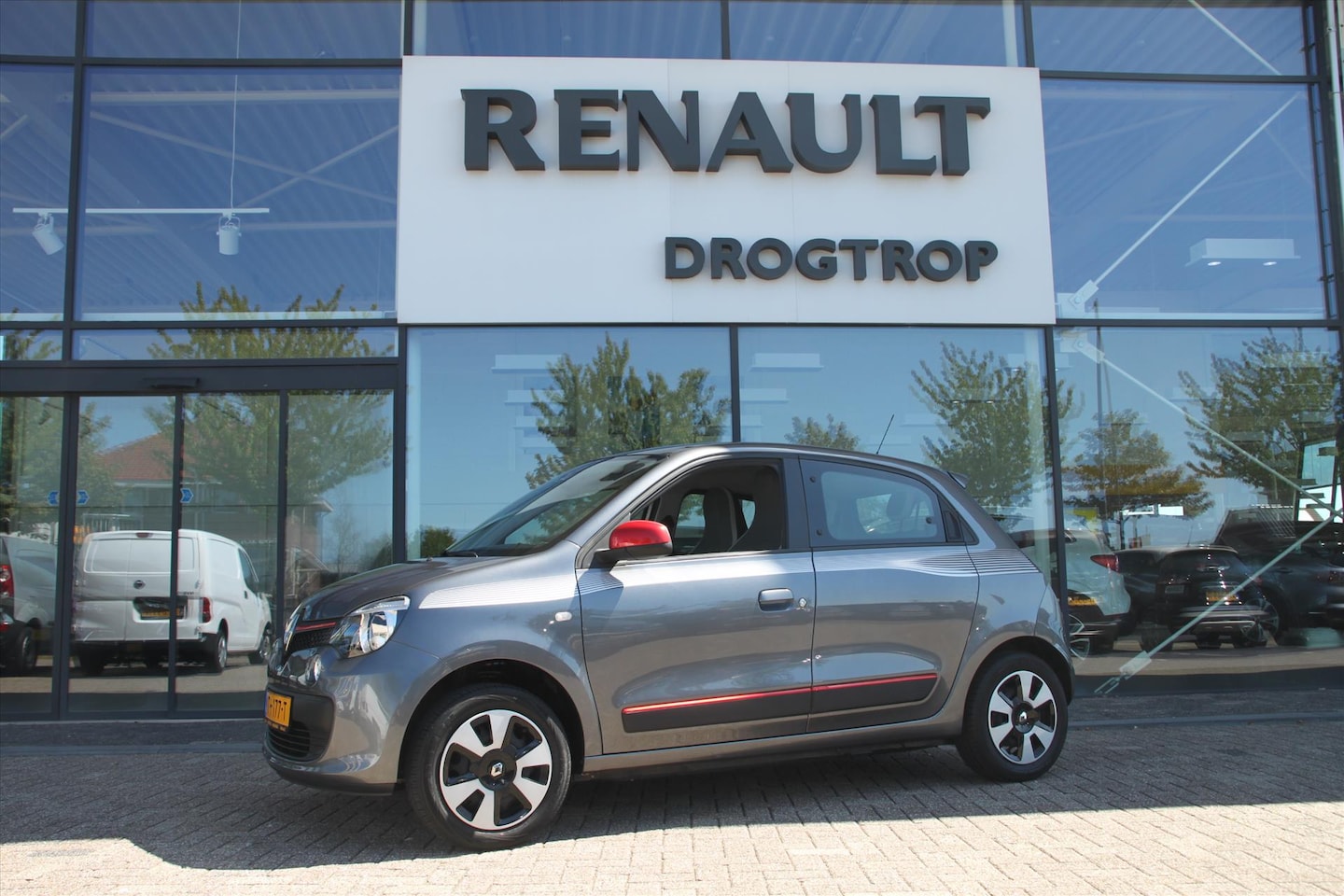 Renault Twingo - 70PK-COLLECTION-24DKM-AIRCO-CRUISE-BLUETOOTH- - AutoWereld.nl