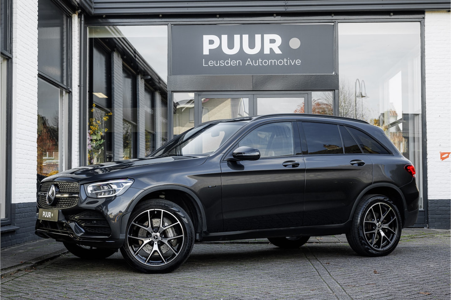 Mercedes-Benz GLC-klasse - 300e 4MATIC Premium Plus AMG Line Pano - Burmester - Night pakket - 20 inch - AutoWereld.nl