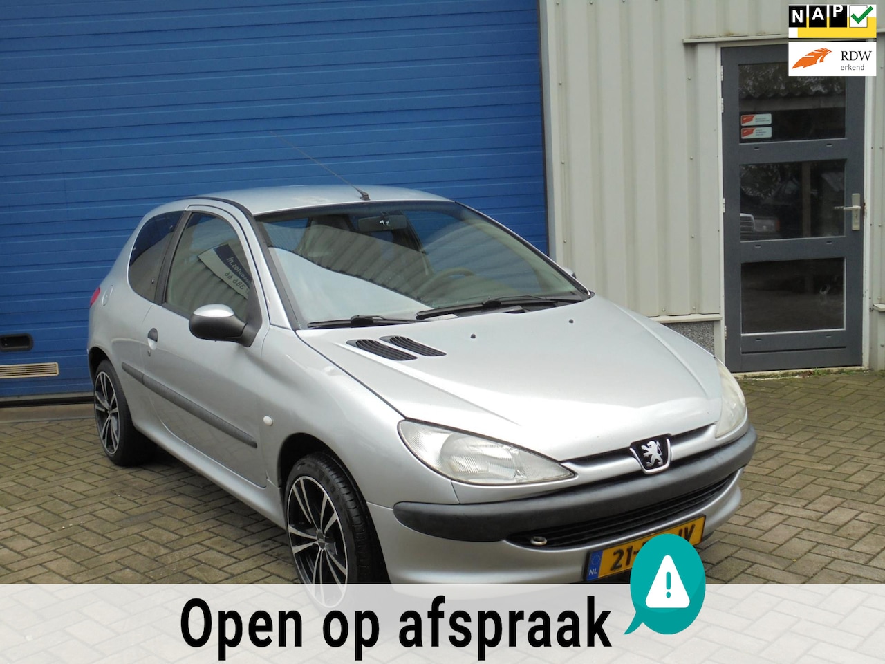 Peugeot 206 - 1.4 XT APK NIEUW 12-11-2025 - AutoWereld.nl