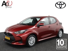 Toyota Yaris - 1.0 VVT-i Active | Trekhaak | Parelmoer Rood | Airco | Adaptieve Cruise Control | Dealer O