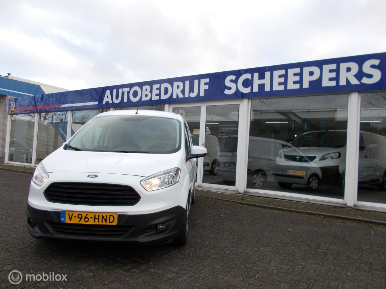 Ford Transit Courier - 1.5 TDCI Ambiente 1.5 TDCI Ambiente - AutoWereld.nl