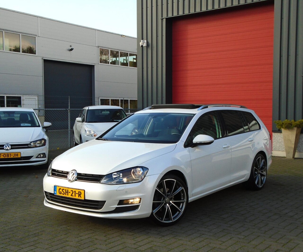 Volkswagen Golf Variant - Aut,Pano-Dak,LM-V 19" - AutoWereld.nl