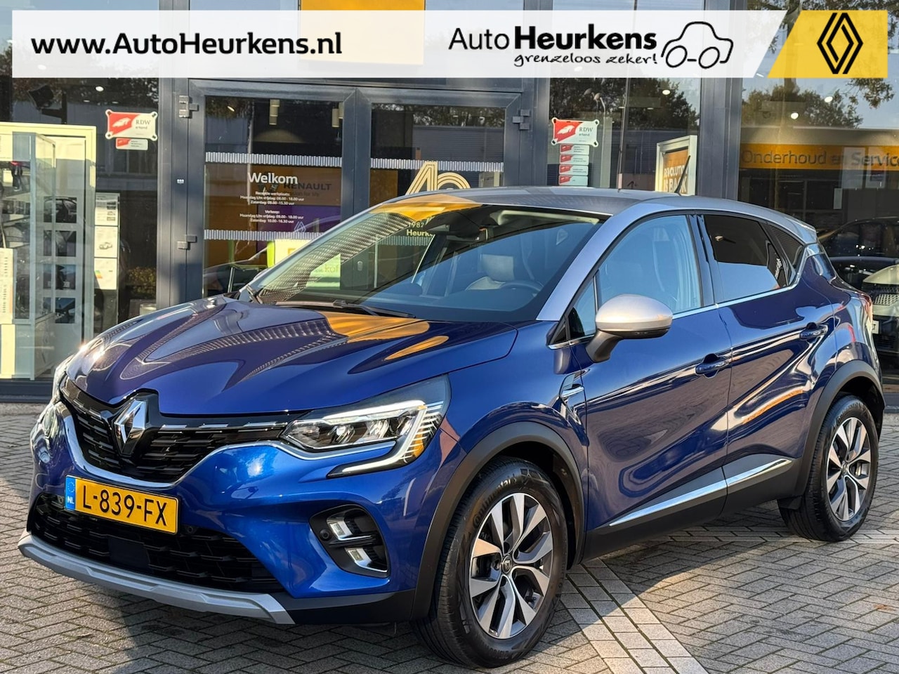 Renault Captur - TCe 90 Intens | Achteruitrijcamera | Parkeersensoren voor en achter | - AutoWereld.nl