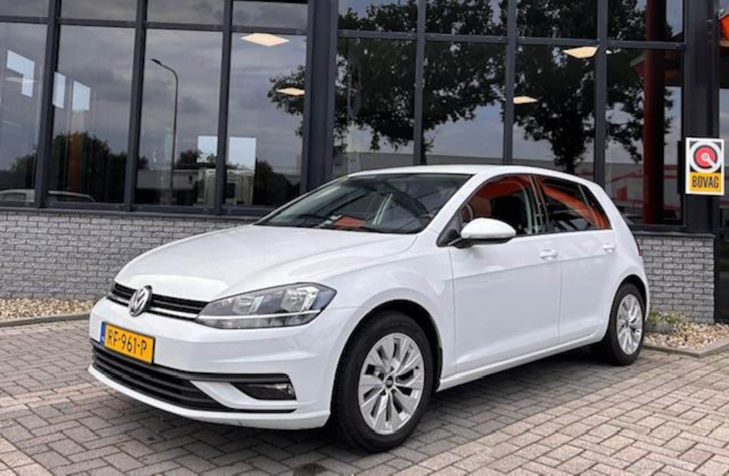 Volkswagen Golf - 1.0 TSI Trendline | Airco | Cruise control! - AutoWereld.nl