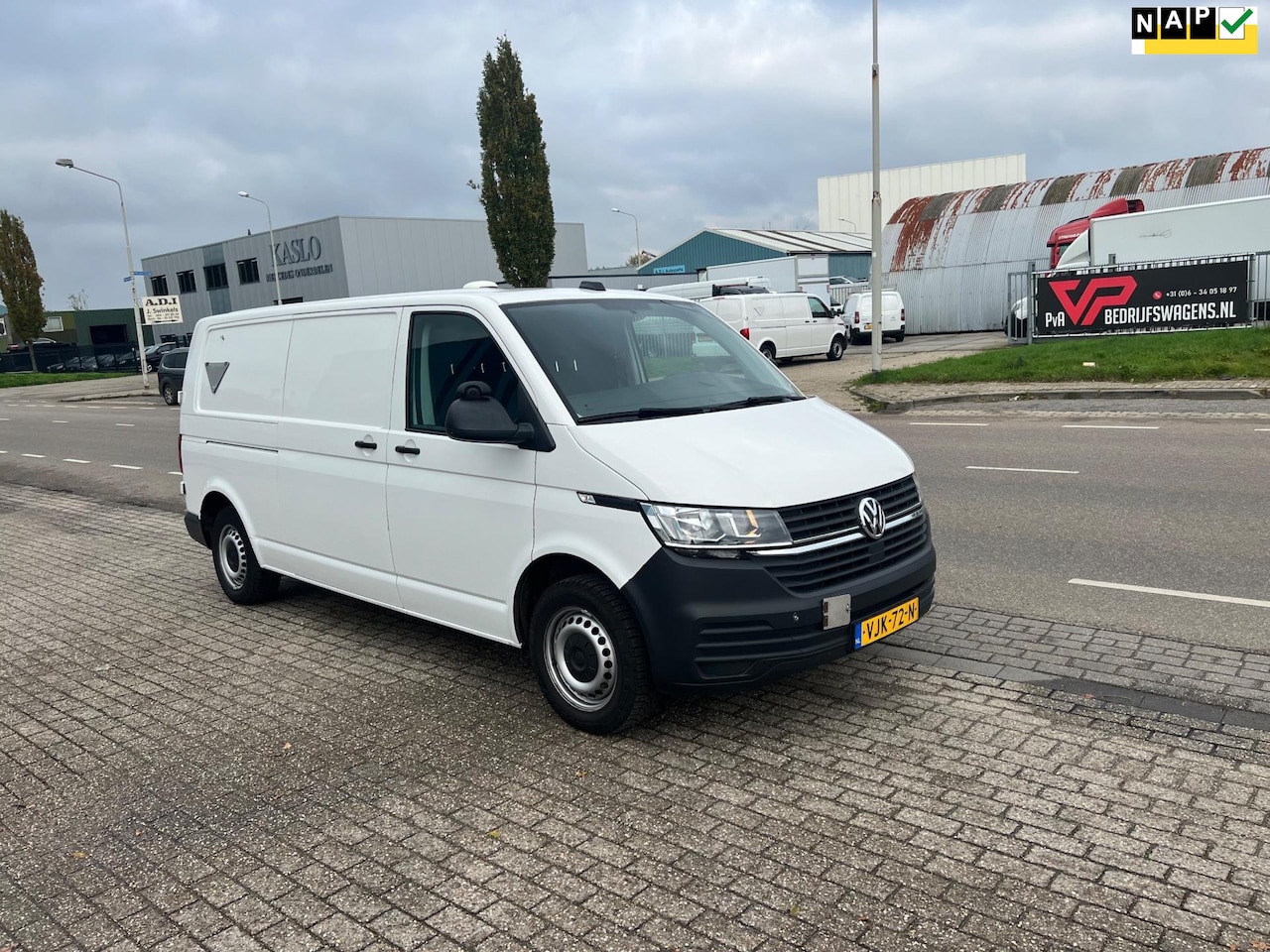 Volkswagen Transporter - 2.0 TDI L2H1 28 Economy Business 2.0 TDI L2H1 28 Economy Business - AutoWereld.nl