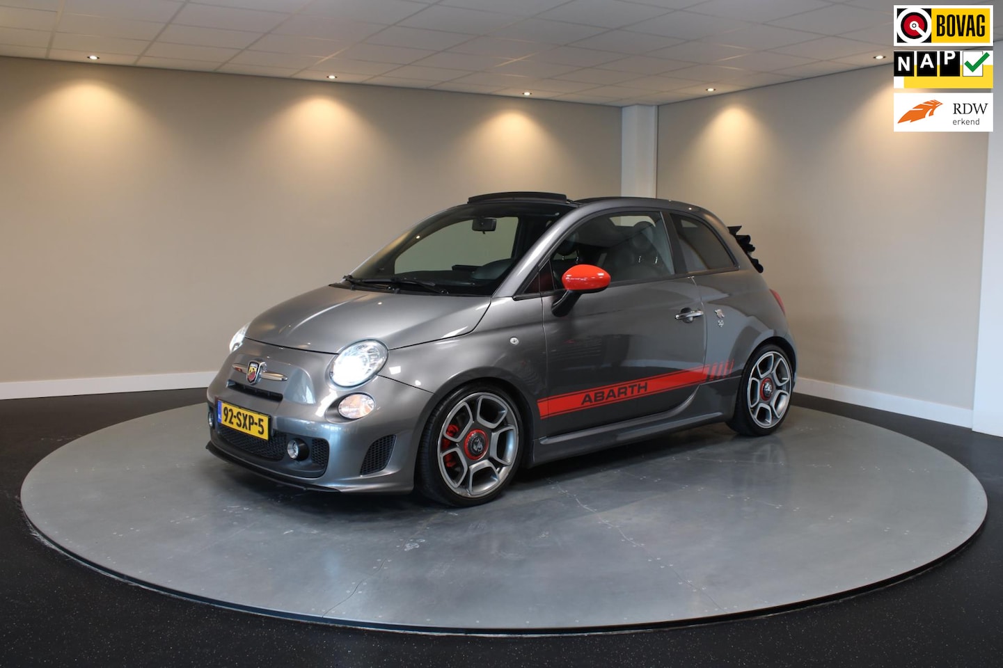 Fiat 500 C - 1.4-16V Abarth *Carplay* Bombardone 2.0|Cabrio - AutoWereld.nl