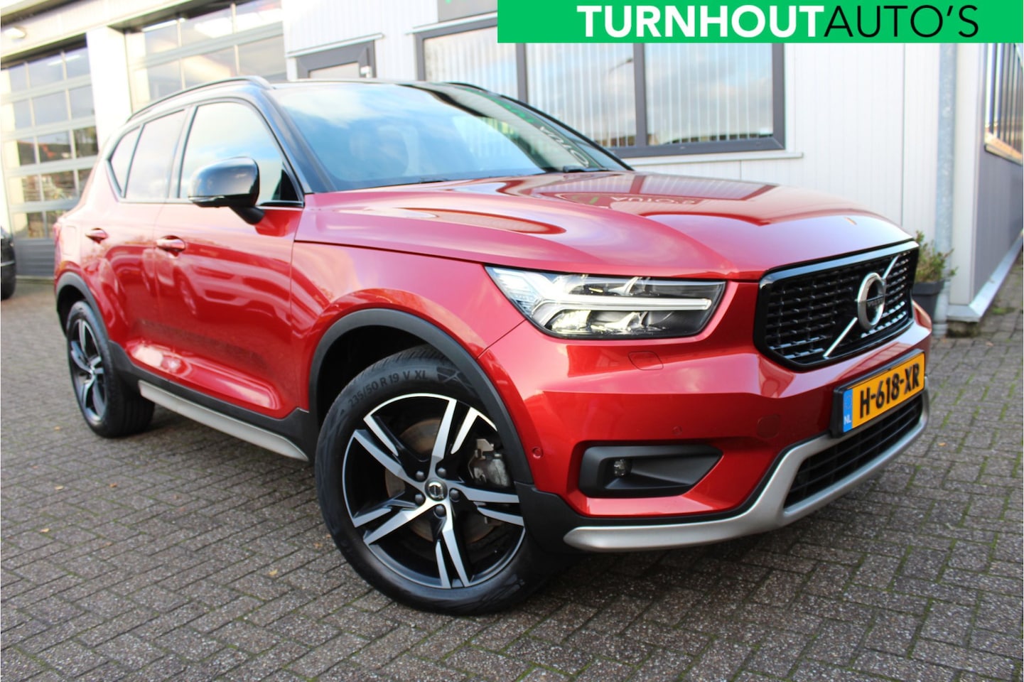 Volvo XC40 - 1.5 T5 Twin Engine R-Design 360 Cam | Harman kardon | PACK LOUNGE - AutoWereld.nl