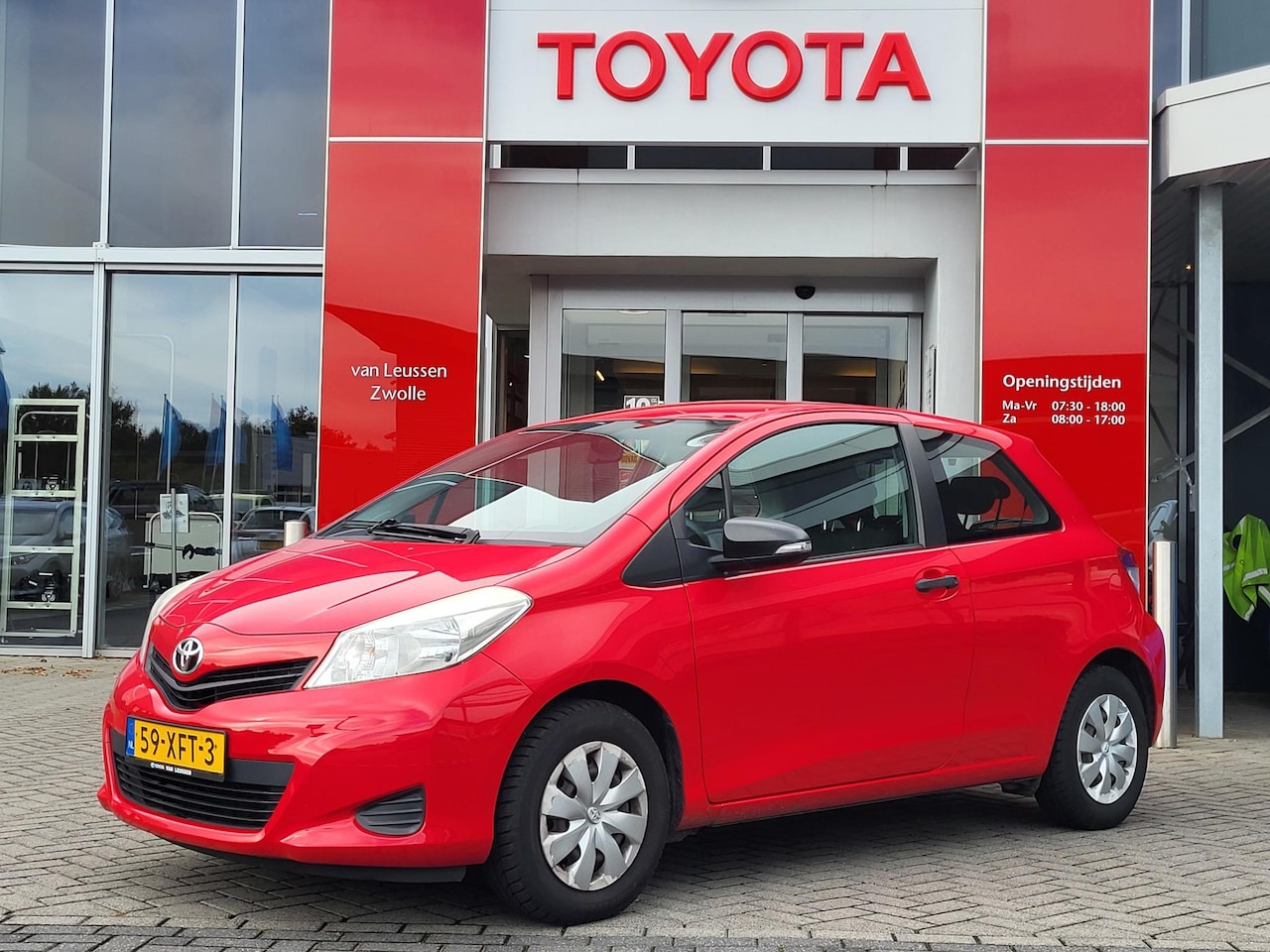 Toyota Yaris - 1.0 VVT-i Comfort TREKHAAK EL-RAMEN/SPIEGELS AFST-VERGRENDELING NL-AUTO - AutoWereld.nl