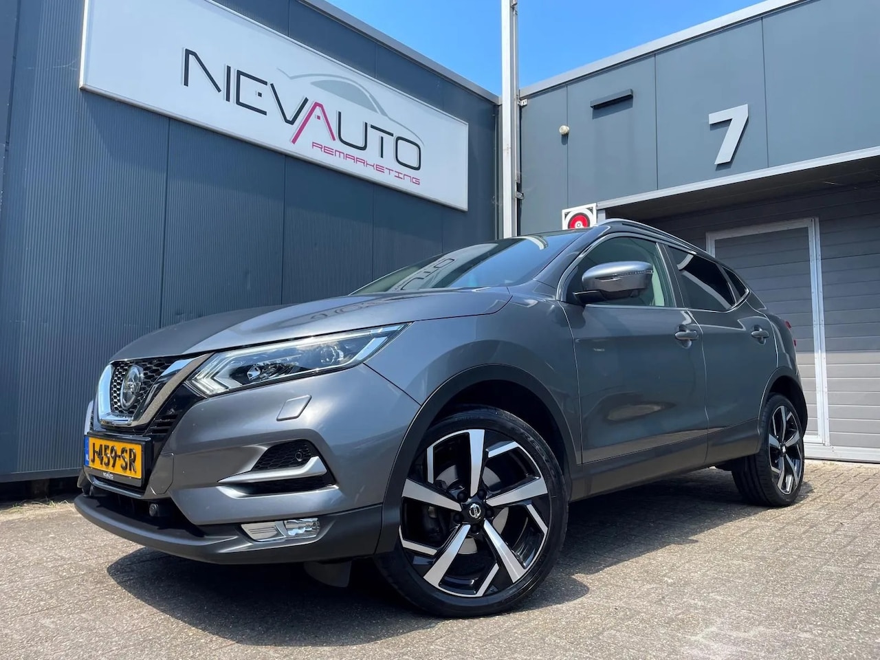 Nissan Qashqai - 1.3 DIG-T Tekna 160PK PANODAK 1500kg TREKGEWICHT - AutoWereld.nl