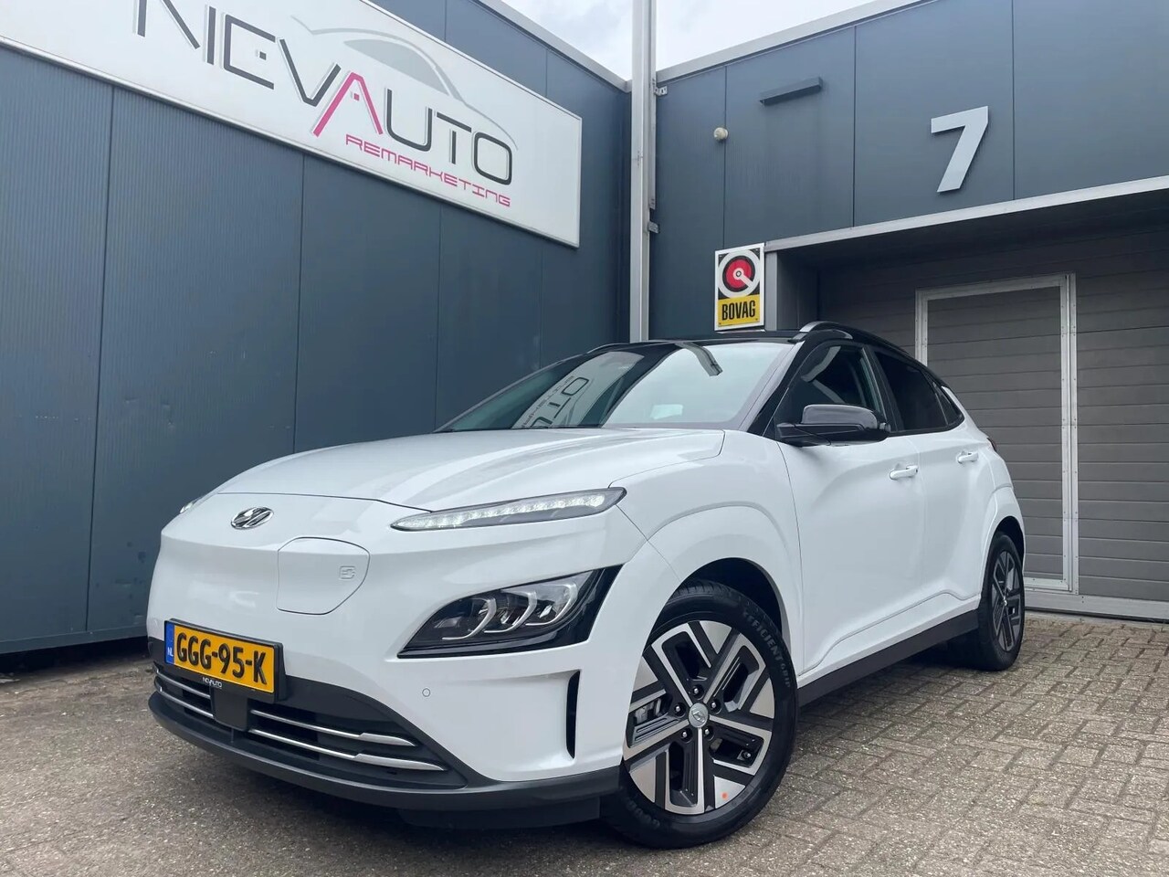 Hyundai Kona Electric - EV Premium 64 kWh 204PK €24.900 NA SUBSIDIE - AutoWereld.nl