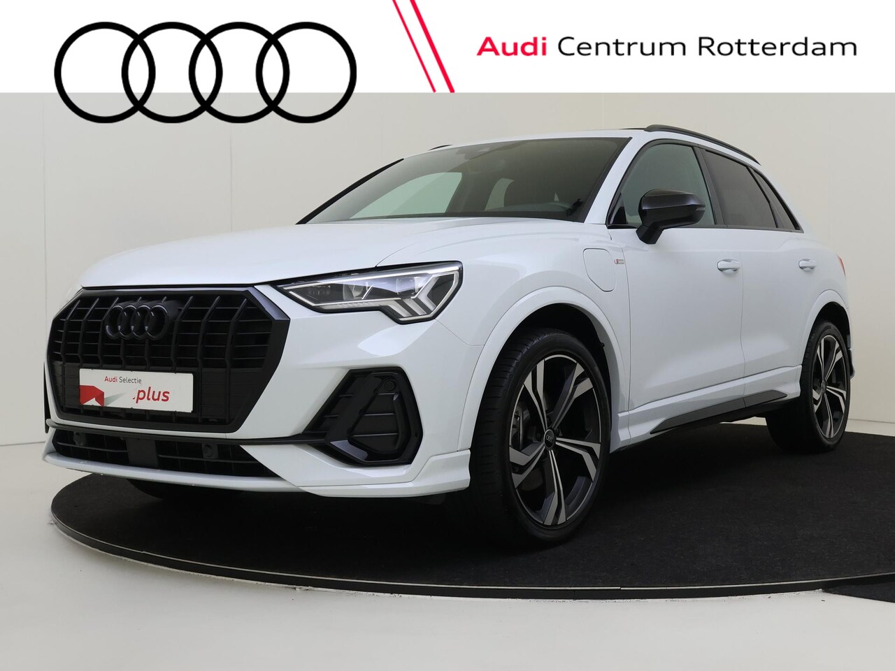 Audi Q3 - 45 TFSI e S edition | Panoramadak | Trekhaak | Keyless | Sfeerverlichting | Stoelverwarmin - AutoWereld.nl