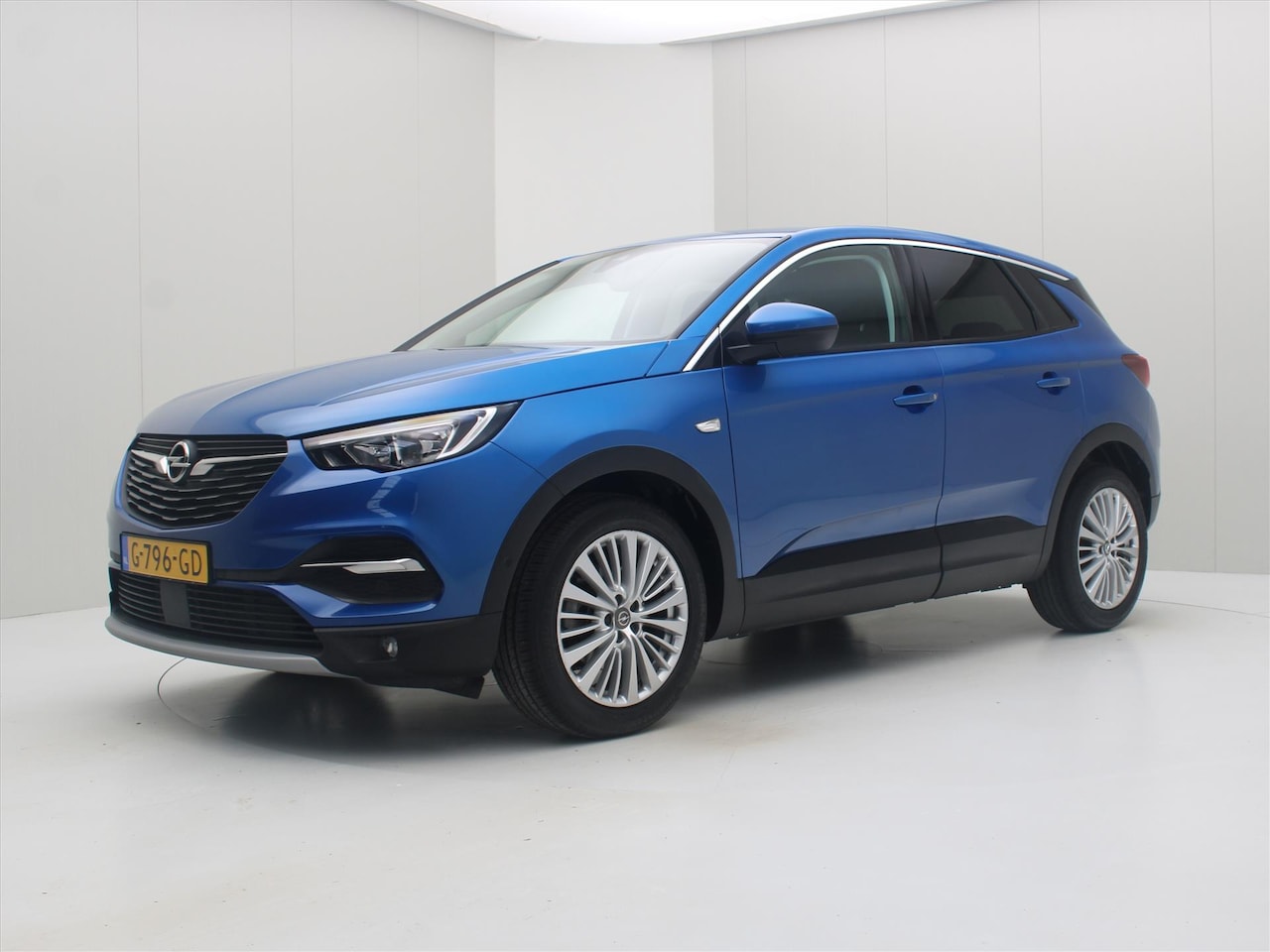 Opel Grandland X - 1.2 Turbo 130pk 6-bak Innovation [ AIRCO+CRUISE+CARPLAY+NAVIGATIE+PDC+LMV ] - AutoWereld.nl