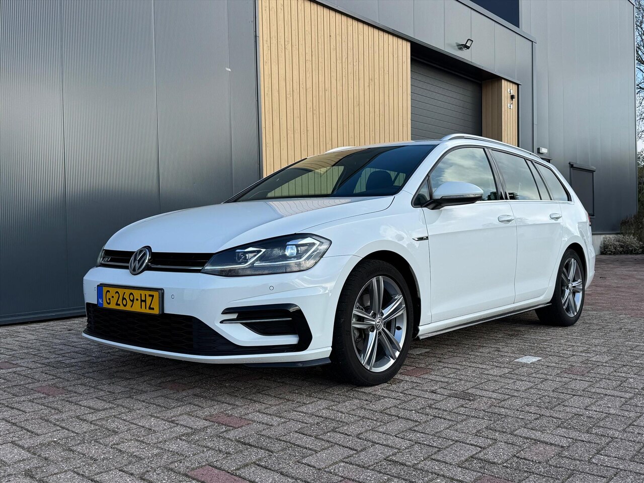 Volkswagen Golf Variant - 1.5 TSI 150pk Highline Business R | Adaptive Cruise | Dynaudio | Carplay | NL Auto | - AutoWereld.nl