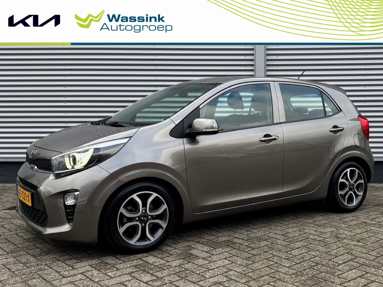 Kia Picanto - 1.0 CVVT 67pk 5-zits First Edition | Navigatie | Climate Control | Camera | - AutoWereld.nl