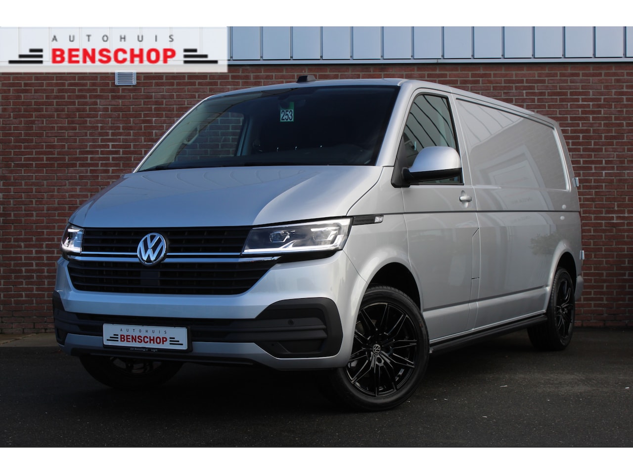 Volkswagen Transporter - T6.1 2.0 TDI 150PK L2H1 |ACHTERUITRIJCAMERA|LED|CRUISE|APP.CONNECT| - AutoWereld.nl