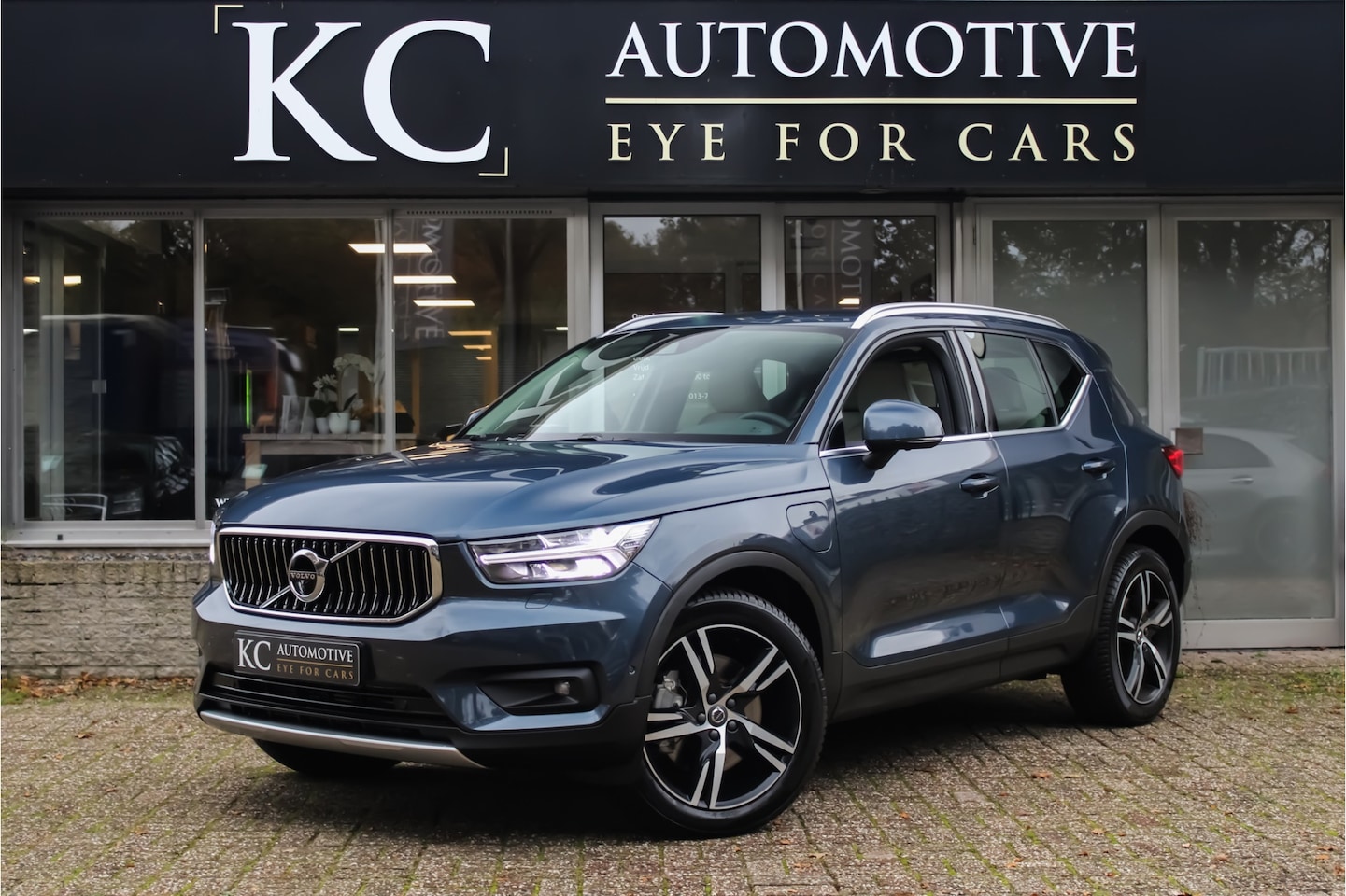 Volvo XC40 - 1.5 T5 Recharge R-Design | Orig. NL | 360 | H/K - AutoWereld.nl