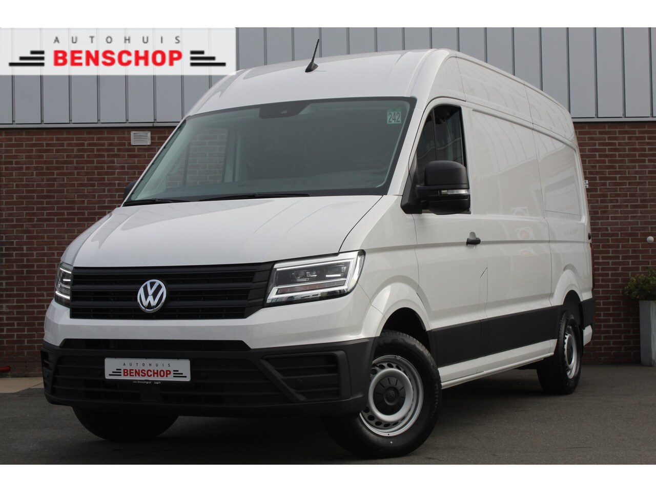 Volkswagen Crafter - 35 2.0 TDI L3H3 177PK |ACHTERUITRIJCAMERA|ERGOCOMFORT|PARKEERSENSOR V+A| - AutoWereld.nl