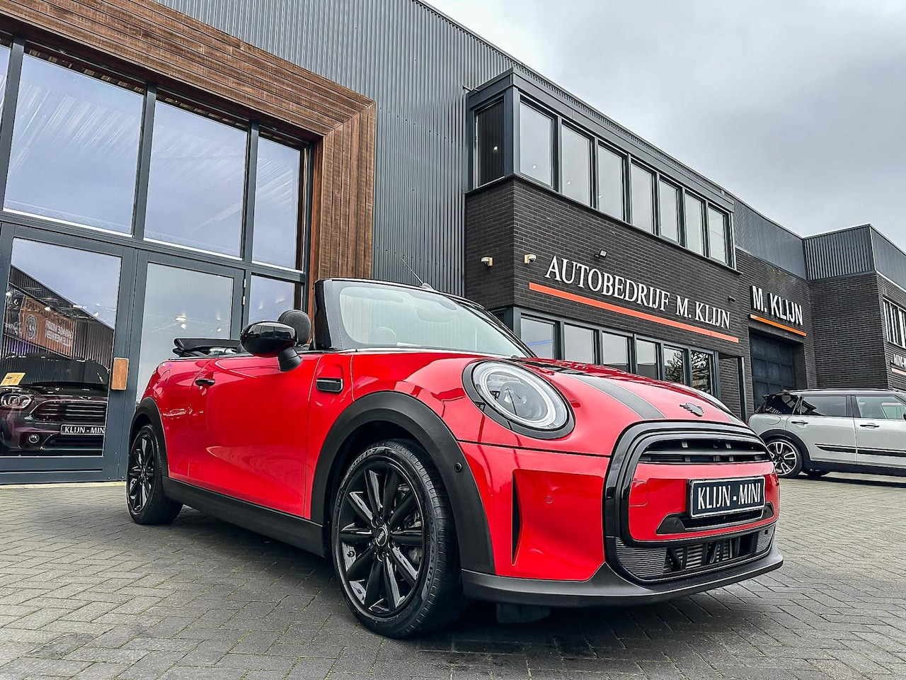 MINI Cabrio - Mini 1.5 One aut 102pk/half leer/airco/led/17"S /24000km - AutoWereld.nl