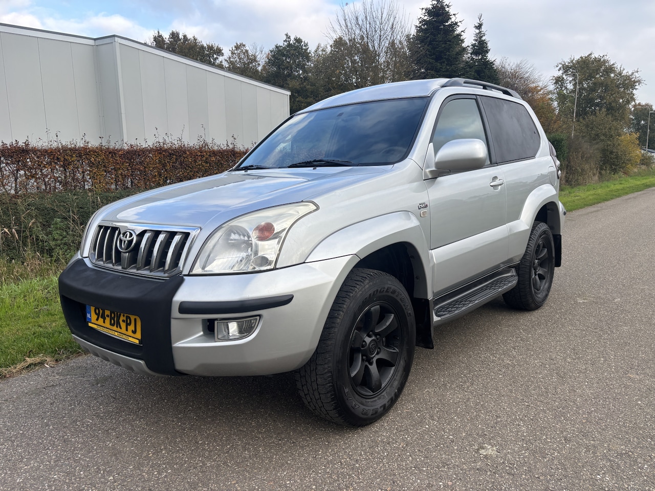 Toyota Land Cruiser - 3.0 D-4D VX HR Blind Van / GRIJS KENTEKEN / 4x4 / 4WD / AIRCO - AutoWereld.nl