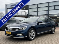 Volkswagen Passat Variant - 1.5 TSI 150 pk Elegance Panoramadak Led Matrix ACC Camera Parkeersensoren Chroom Pakket St