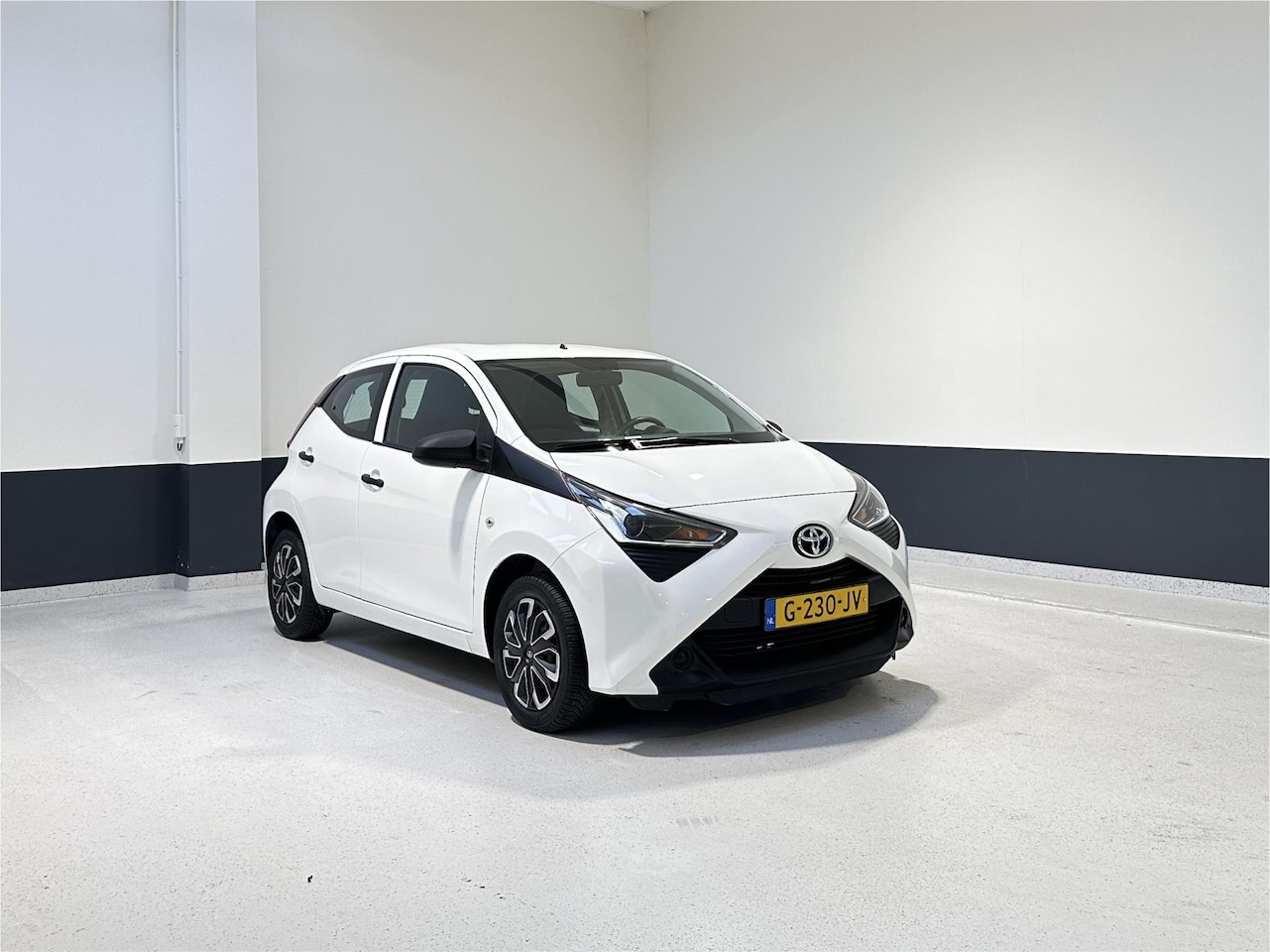 Toyota Aygo - 1.0 VVT-i x-fun | NL | 5-DRS | Airco | Elektrisch pakket| bluetooth - AutoWereld.nl