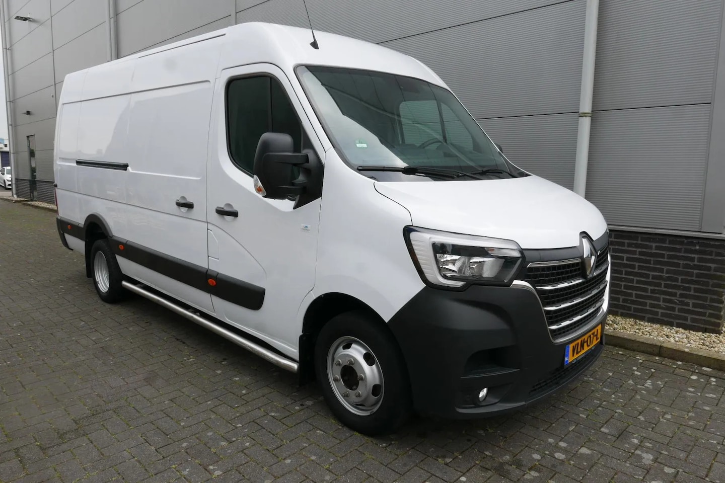 Renault Master - T35 2.3 dCi 165 L3H3 DL Energy Comfort T35 2.3 dCi 165 L3H3 DL Energy Comfort - AutoWereld.nl