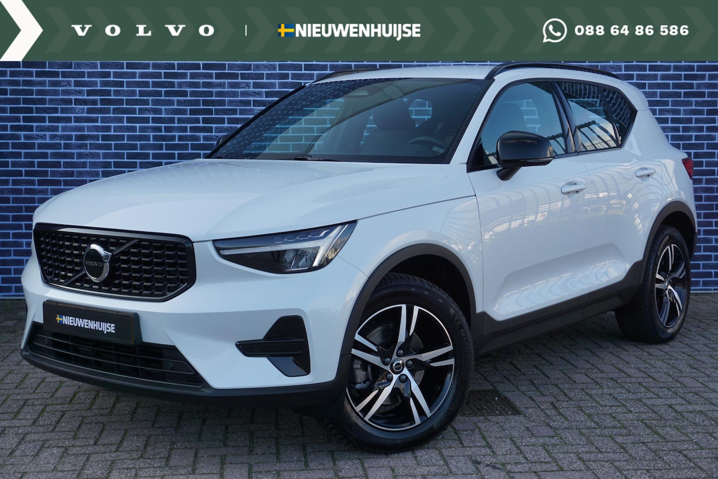 Volvo XC40 - 2.0 B4 Plus Dark | Trekhaak | Memory | Zitting verlengers | parkeersensoren vóór en achter - AutoWereld.nl