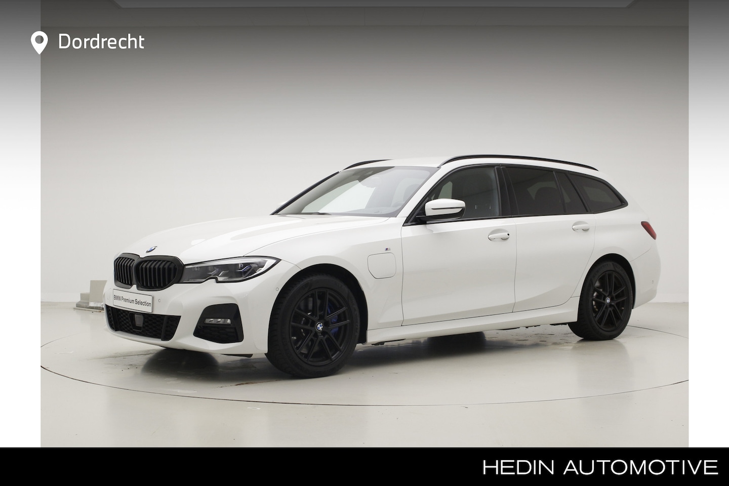 BMW 3-serie Touring - 330e M-Sport | Active Cruise Controle | Camera | - AutoWereld.nl