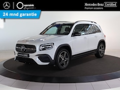 Mercedes-Benz GLB - 200 Premium Plus | AMG | Trekhaak | Night | Sfeerverlichting | Widescreen | Stoelverwarmin