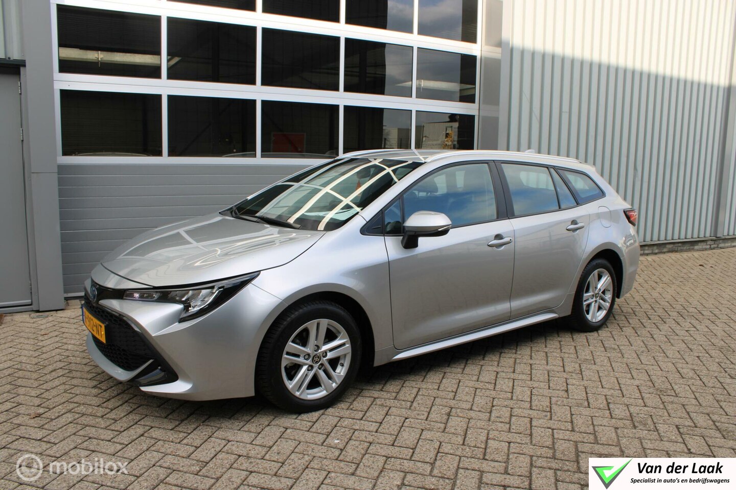 Toyota Corolla Touring Sports - 1.8 Hybrid Active 1e Eigenaar Apple Carplay/Android Auto Full Led. - AutoWereld.nl