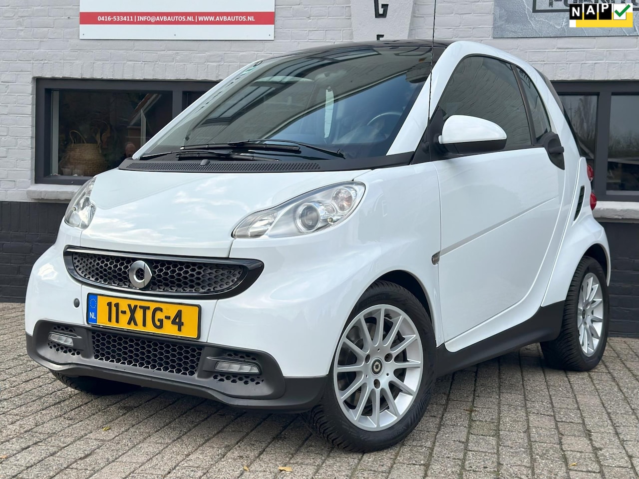 Smart Fortwo coupé - 1.0 mhd Edition Pure AUTOMAAT AIRCO PANO - AutoWereld.nl