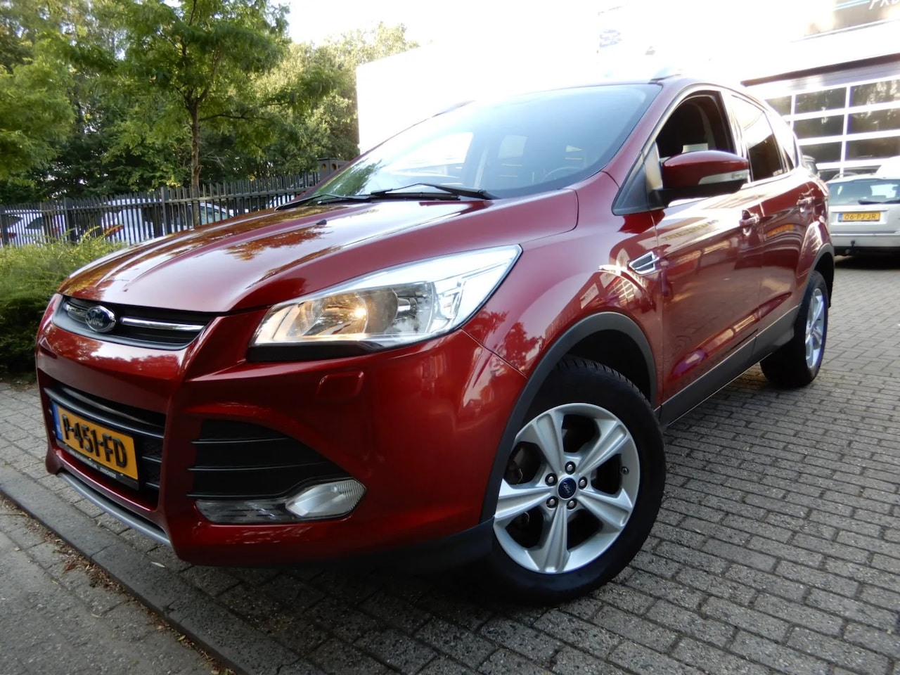 Ford Kuga - 1.5 Sync Edition - AutoWereld.nl