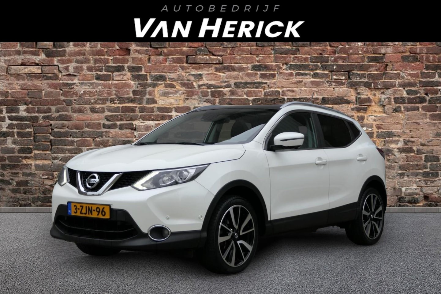 Nissan Qashqai - 1.2 Tekna | Pano-dak | Cruise | Camera | Leder | Trekhaak - AutoWereld.nl