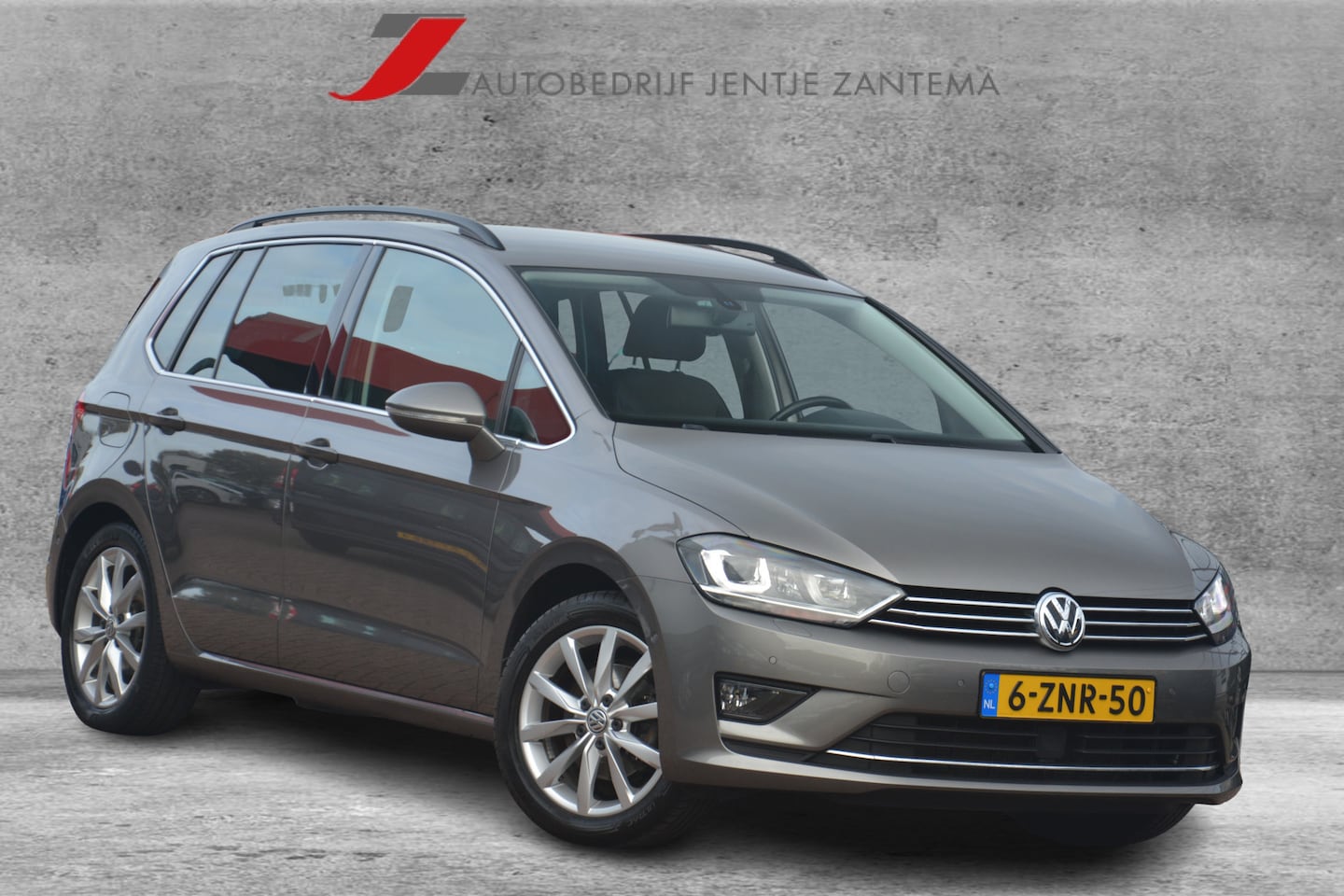 Volkswagen Golf Sportsvan - 2.0 TDI Highline | Navigatie | Xenon | ACC | Cruise-control | PDC | Stoelverwarming | Clim - AutoWereld.nl