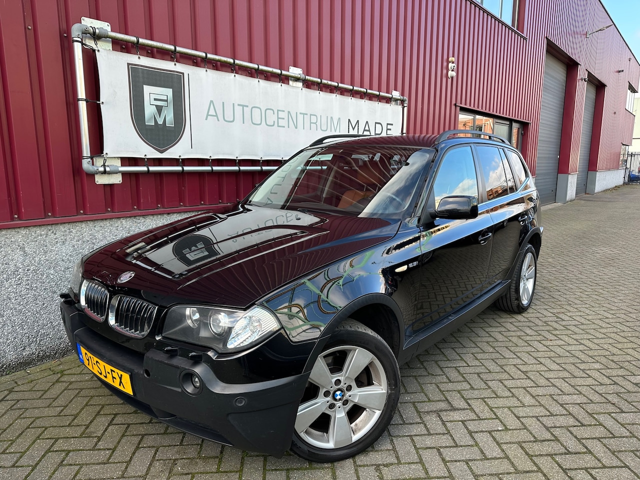 BMW X3 - 2.5i High Executive // Autmaat // Clima // PDC // Leder // Cruise control - AutoWereld.nl